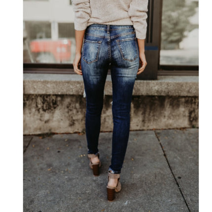 Women's jeans, pierced feet, mid-rise jeans