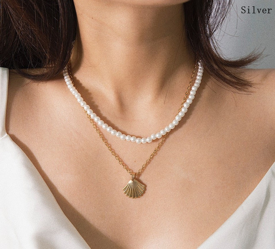 Kiss Wife | Retro Pearl Choker | Geometric Alloy Finish | Vintage Glam | | Versatile Look -