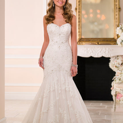 Trailing wedding dress tube top lace wedding dress