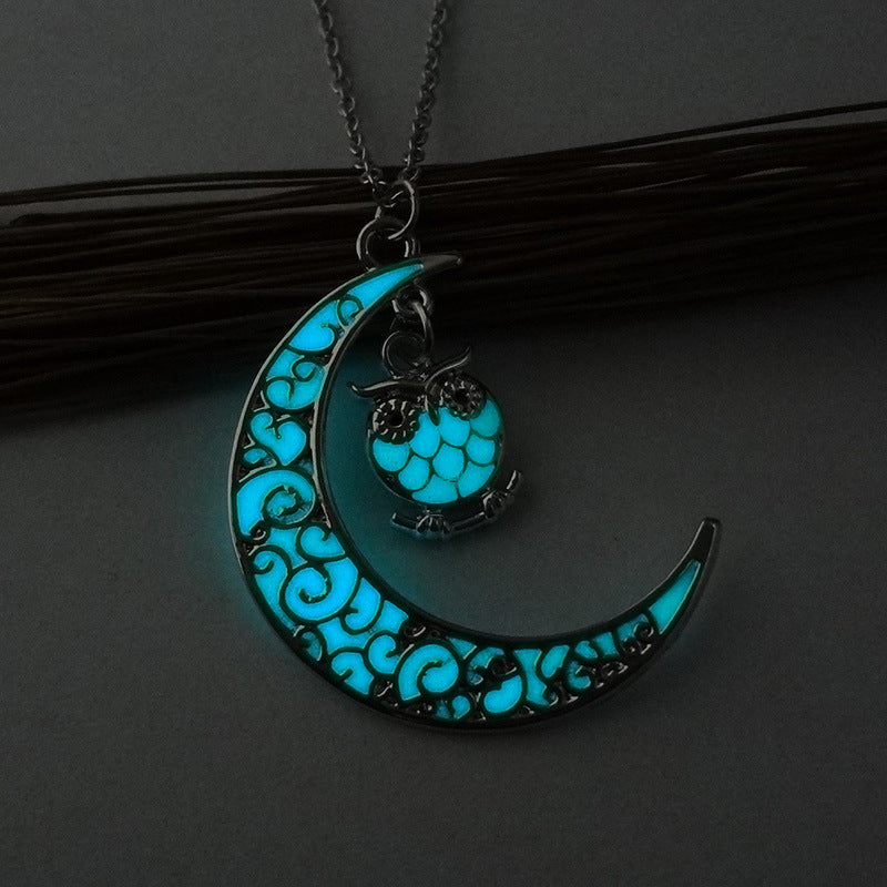 Glowing Pendant Necklace | Silver-Plated Luminous Jewelry for Women | 3.6cm Glow-in-the-Dark Pendant | 45+5cm Adjustable Chain | Elegant Gift Necklace for All Occasions - Apparel & Accessories > Jewelry > Necklaces