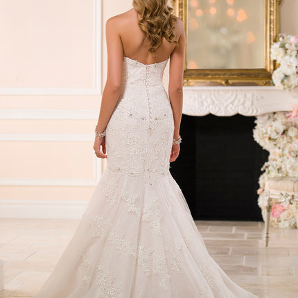 Trailing wedding dress tube top lace wedding dress